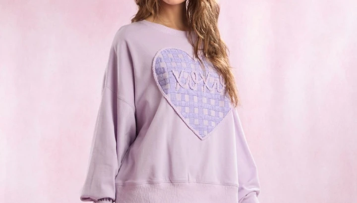 Women's Valentine's Day XO Embroidered Hoodie with Heart Shaped Plaid Casual Top, New for Autumn/Winter 2025