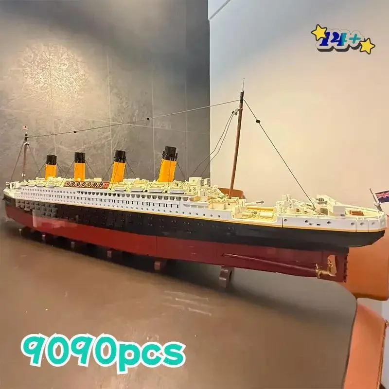 Steamship Model Ornament Gift 2026 Popular 9090pcs Hot Toys Classic Movies Unsinkable Giant Ship Large Cruise Boat Ship