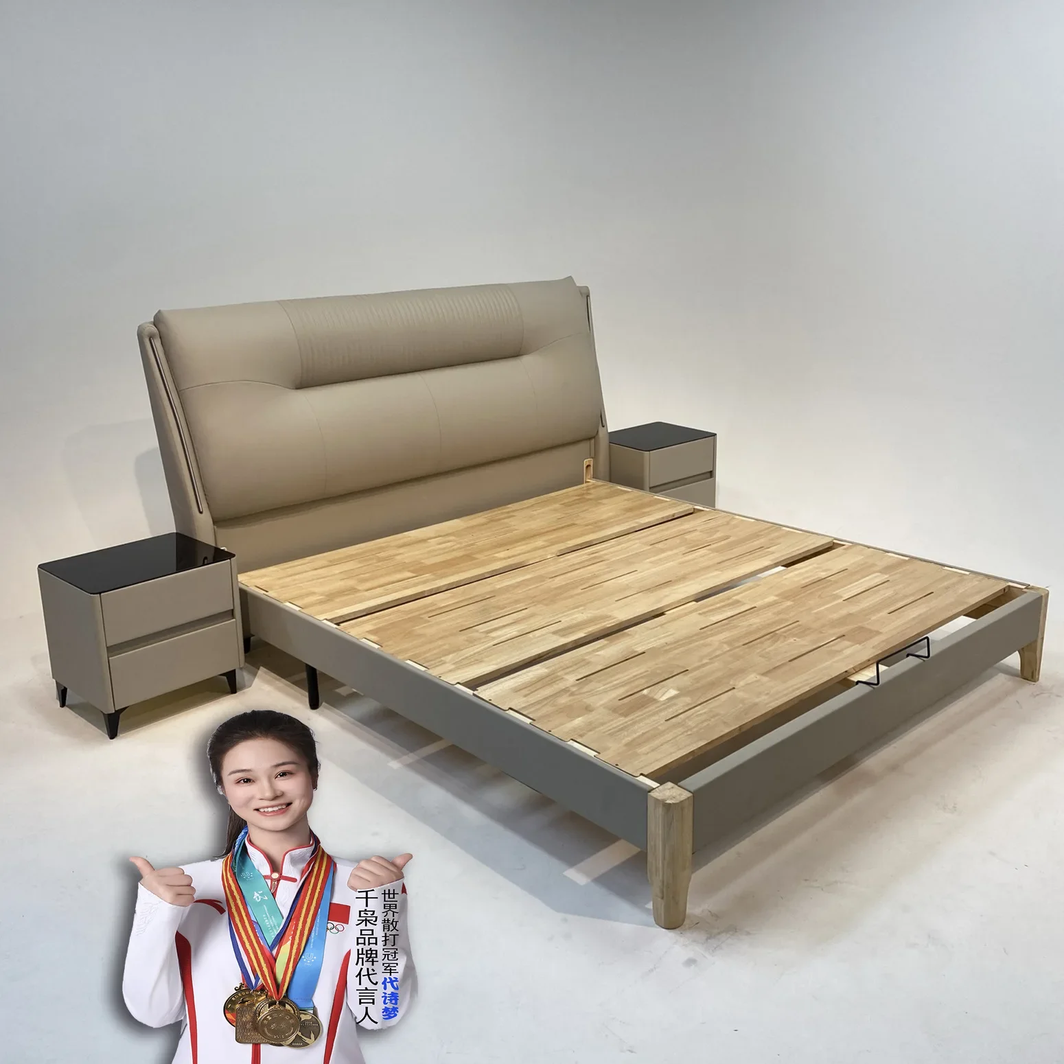 

Brand Italian minimalist light luxury first-layer cowhide leather bed modern minimalist Nordic soft bed double bed tiger feet