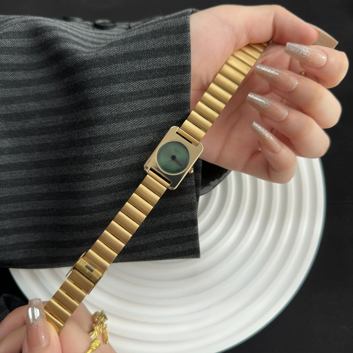 Trendy Gold Brand Women's Watch Square Dial Ladies Analog Quartz Watches Ultra-thin Steel Strap Woman's Wristwatch Clock Relogio