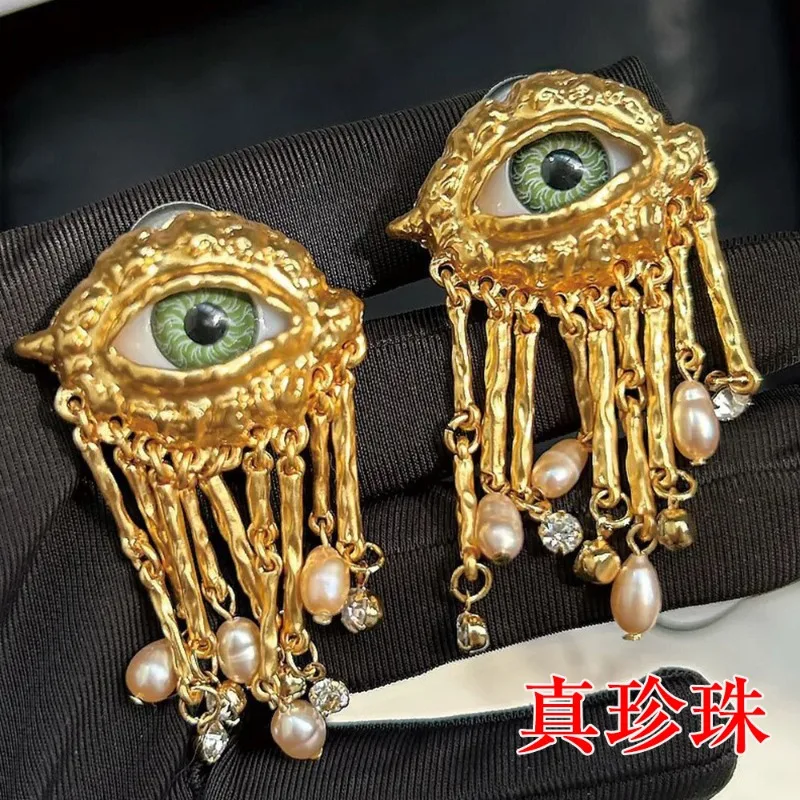 Women Men Vintage Eyes of Demon Brooch Pins Exaggerated Trendy Style Imitated Pearl Delicate Tassels Metal Badge Jewelry