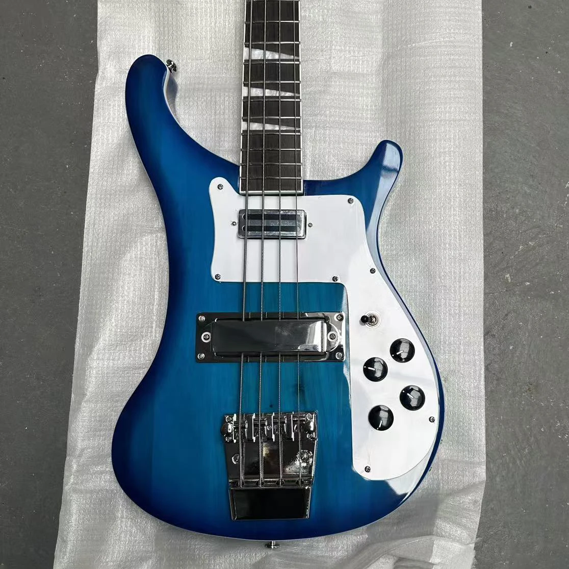 

Classic 4003 Electric Bass Guitar 22 Frets Chrome Hardware Can Be Full Size 4 String Bass Guitar