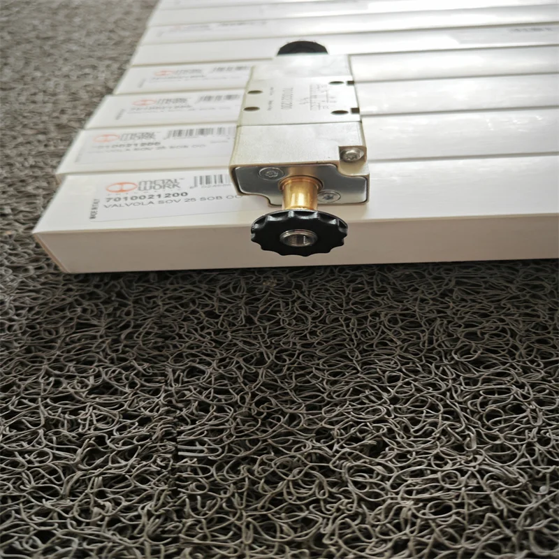 

Italy METAL WORK solenoid valve 7010021200 cylinder, solenoid valve mechanical valve 30% advance payment