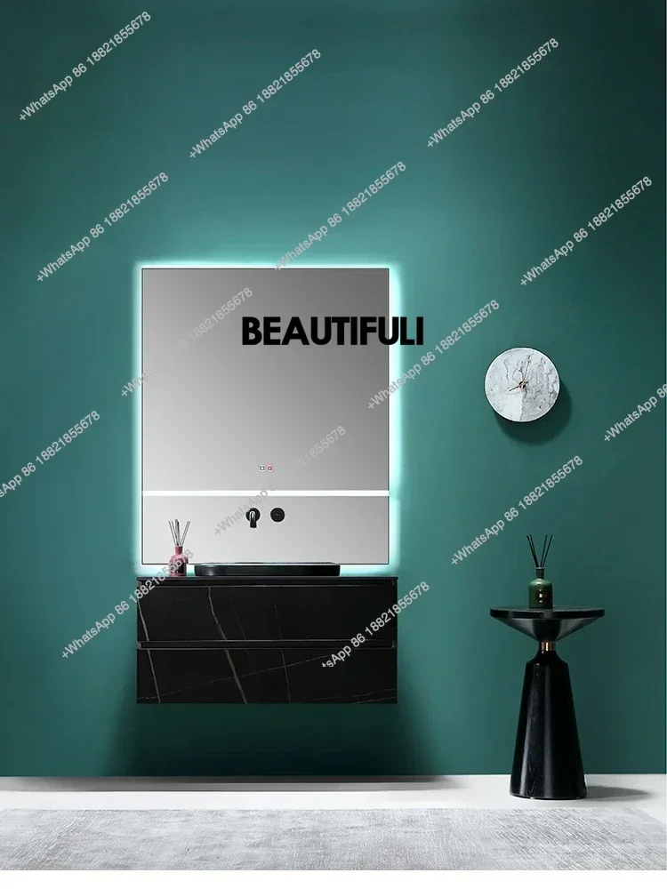 

Тумбы для ванной из нержавеющей стали цвета матовый черный с двойной раковиной и LED-зеркалом для макияжа.