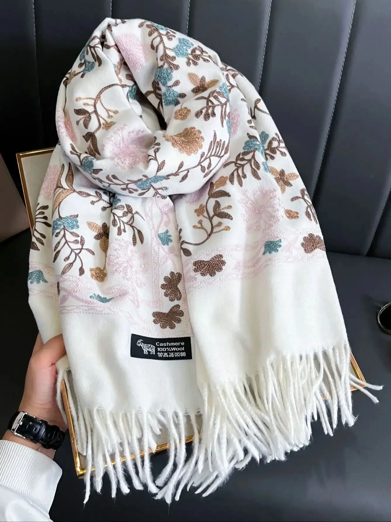 Nowy Zimowy Ciepły Szal Kaszmirowy Damski Haftowany Pashmina Koc Gruby Szal Otulający Apaszka Modna Bufanda Echarpe Poncho — 2