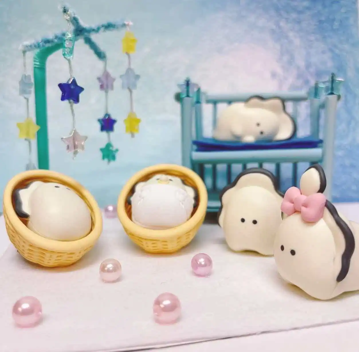 

New Products In Stock Cute Little Eyes Young Oysters Blind Boxes Figurines Desktop Ornaments Holiday Surprise Gifts For Fans