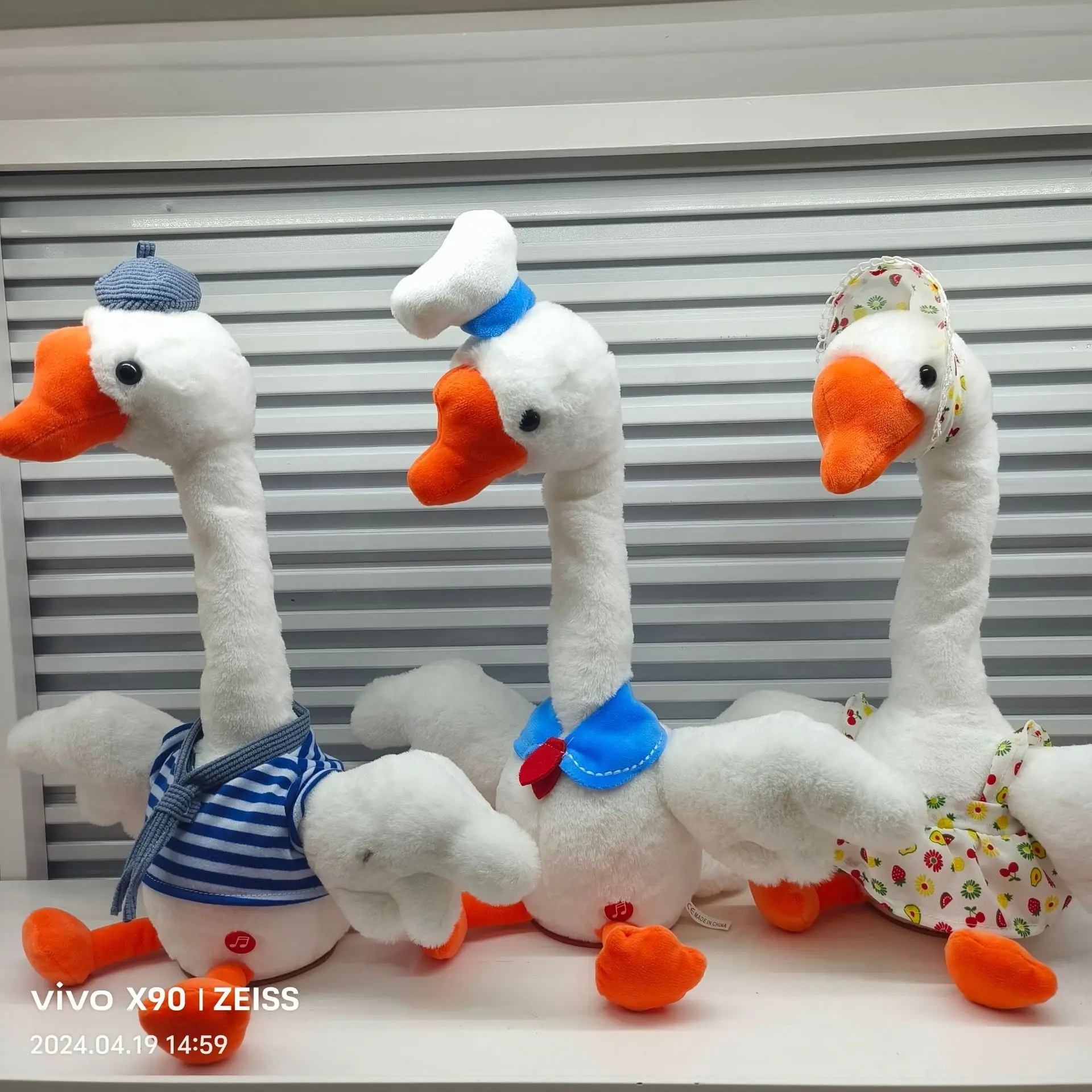 Creative Cute Netflix Dancing Goose Electric Toys Will Sing And Dance To Learn To Talk Recording Funny Kids Interactive Toys