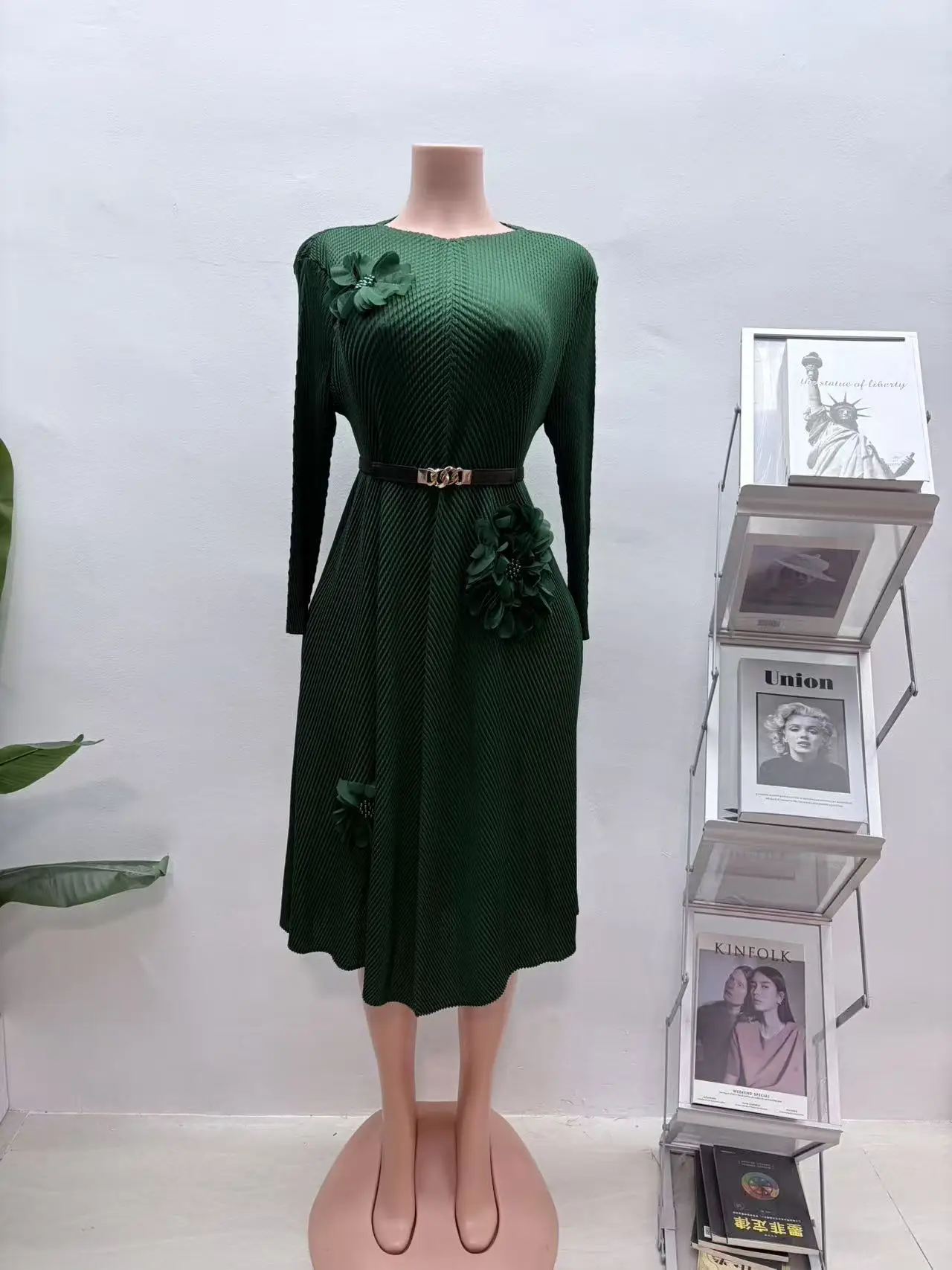 Miyake Design Sense 2025 Autumn Winter New Fish Scale Pleated Thin Pleated Dress Fashion Temperament Versatile Long Dress Women