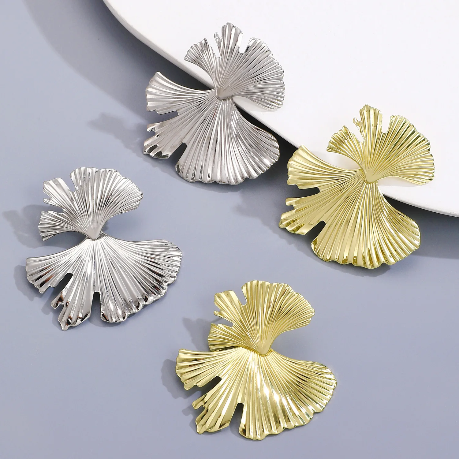 موضة مبالغ فيها الجنكة ليف أقراط للنساء القرط المعدني مجوهرات 2025 تتجه جديد فاخر المرأة أقراط الذهب اللون #5