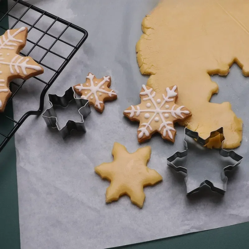 3-piece Snowflake Cookie Mold Food-grade Stainless Steel Baking Tool DIY Personality Cookie Model Cookie Cutters Fondant Cutter