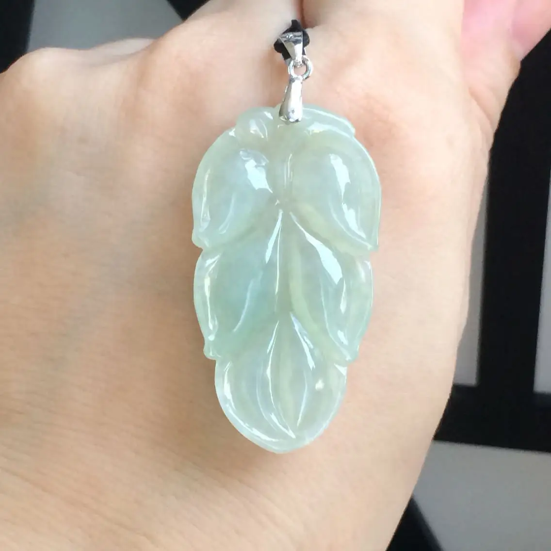 

Ювелирные изделия из натурального нефрита A + подвеска в форме листа жадеита для мужчин и женщин