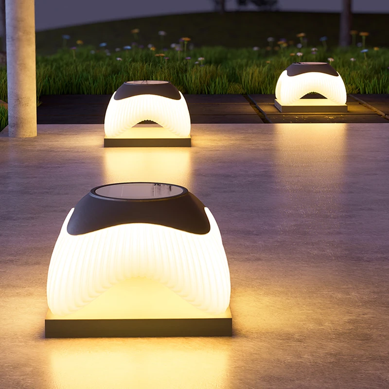 Modern Stainless Steel Solar Pillar Light for Garden Outdoor Villa Gate IP65 LED Light New Country Style