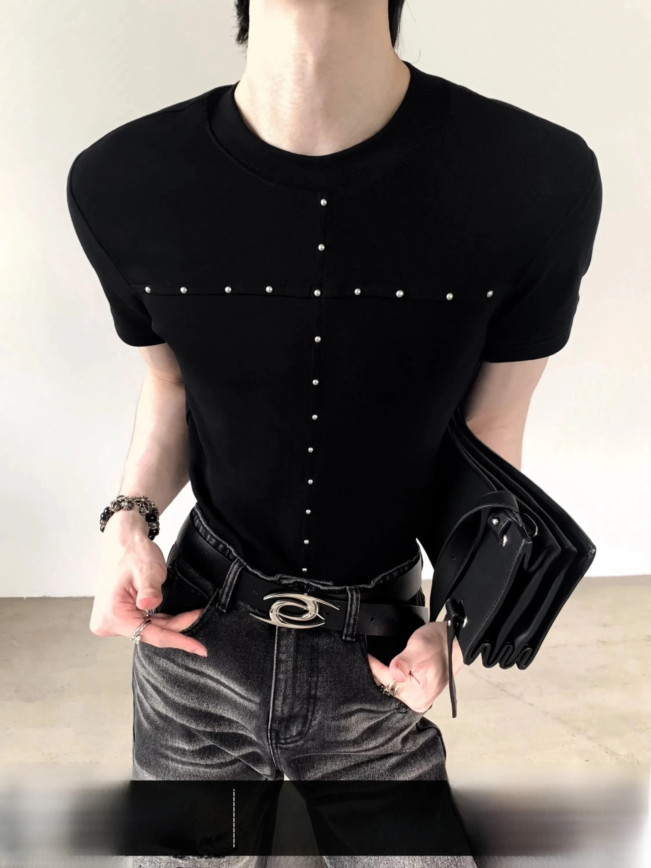 Slim Fit Cross Rivet Visual Style Short Sleeve Men's T-Shirt Streetwear Shoulder Width T-Shirt Boxy Style Anti-Wrinkle Breath...