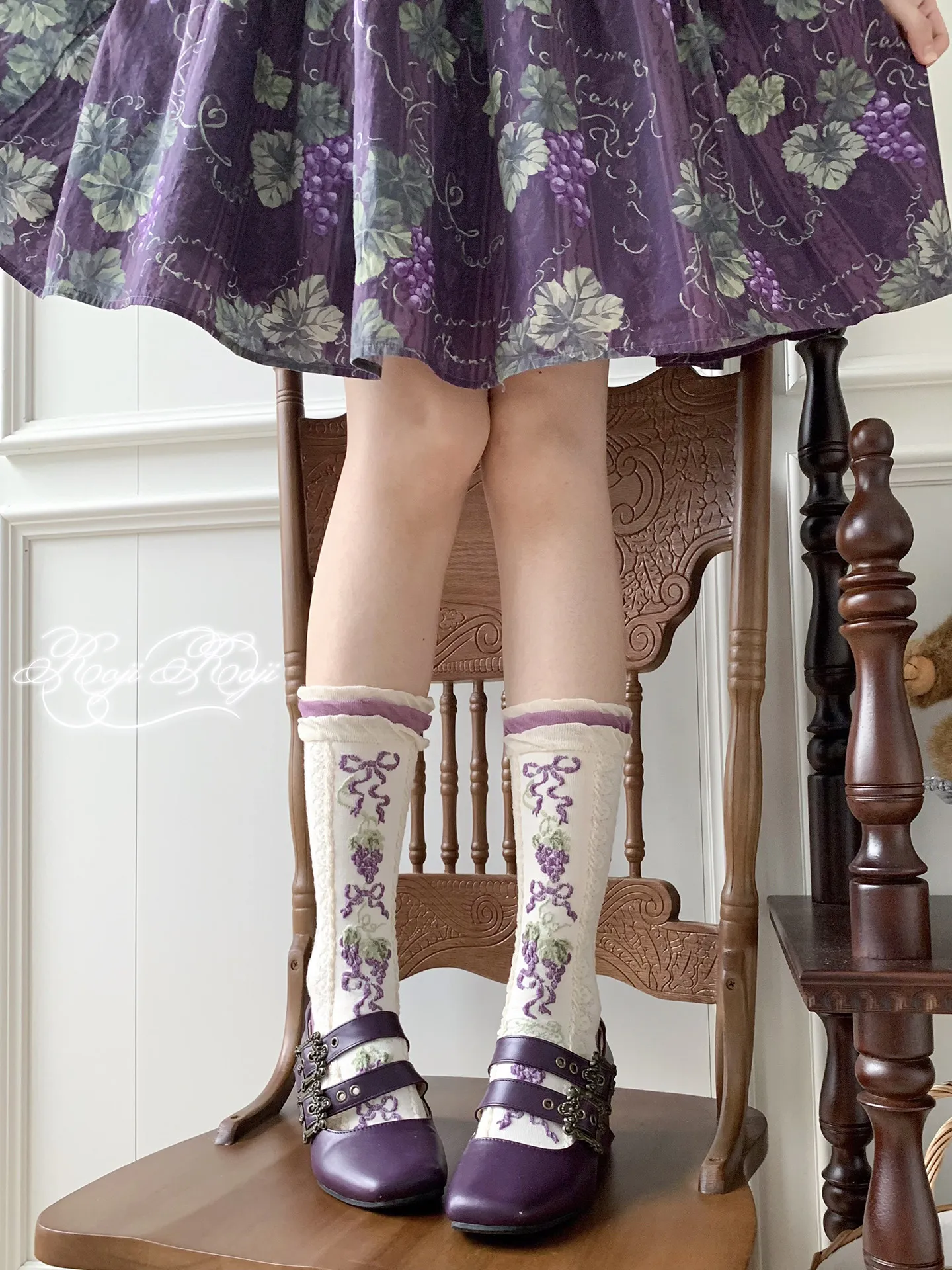 Vintage Lolita Cotton Socks Grape Plant Embroidery Ruffle Lace Trim Mid‑Calf Knee High Socks Women Sweet Kawaii Hosiery
