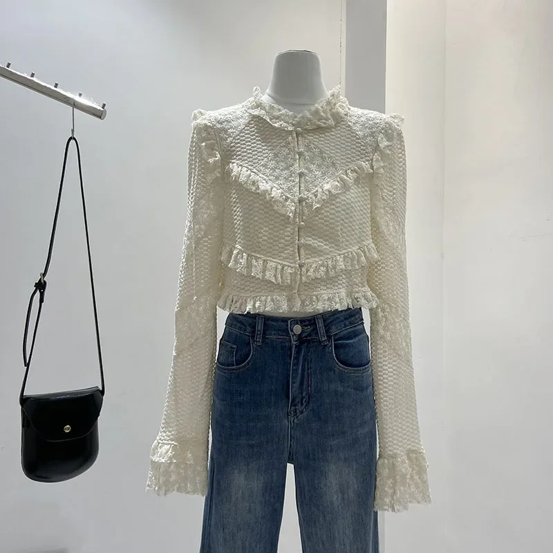 Retro Embroidered Lace Ruffled Hook Flower Pullover Pearl Button Celebrity Shirt 2024 New Autumn Winter Women's Clothes