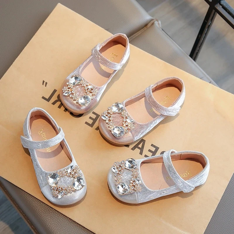 

Новые детские кожаные туфли 2026 года с круглым носком для девочек, на плоской подошве, с блестящими кристаллами, на липучке, элегантные, милые, модные, в стиле принцессы