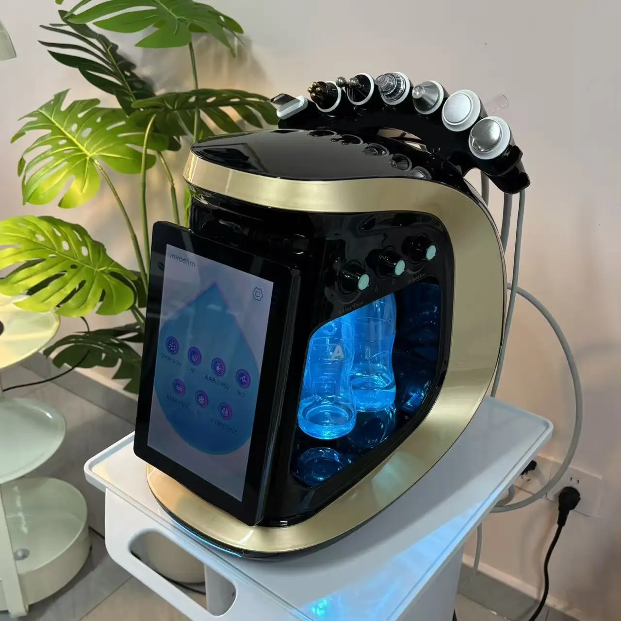 جديد 7 في 1 آلة تجميل الفقاعات الصغيرة لتبييض العطاء وتقشير تقليص المسام معدات العناية بالبشرة المنزلية ترطيب عميق