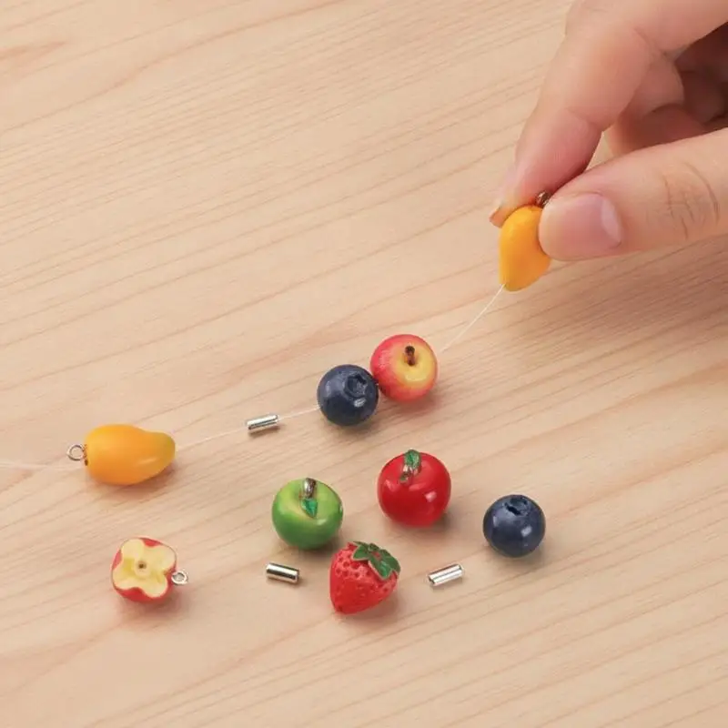 5 Stück 3D-simulierte Frucht-Harzanhänger: Pfirsich-, Birnen-, Erdbeer-Charms für DIY-Ohrringe, Halsketten, Armbänder und Schlüsselanhänger – Detail 1