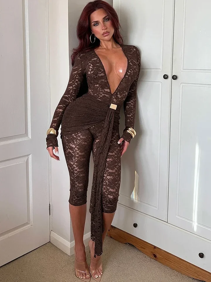 رومبير نسائي برقبة منخفضة شفافة من قماش الجاكار المثير بأكمام طويلة وخصر معدني وعقدة شرابة للنادي