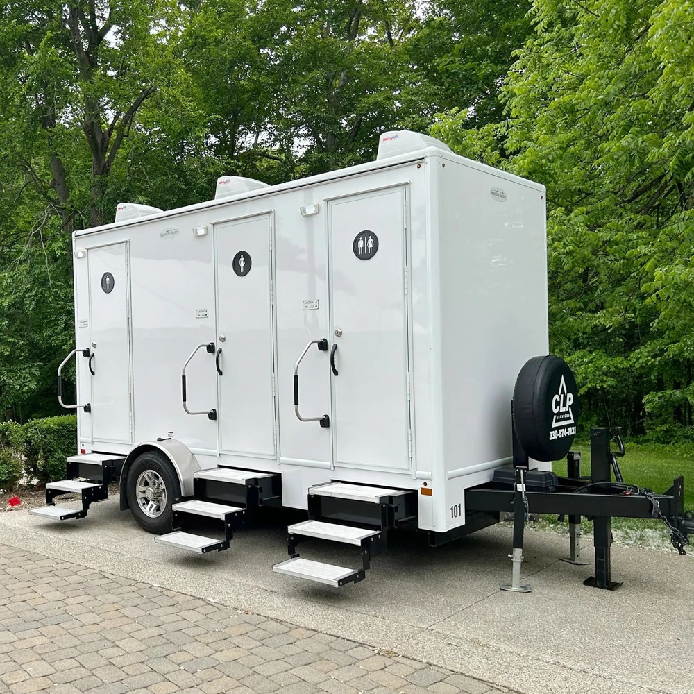 Mobile Toilet Trailer 4 Stalls Self Contained With Heating and Ventilation Eco Friendly Fiberglass for Outdoor Events Rental