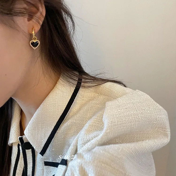 Luxury Unique Earrings Black Crystal Heart Simple Earrings Vintage Korea Fashion Design Luxury Weddings Jewelry for women