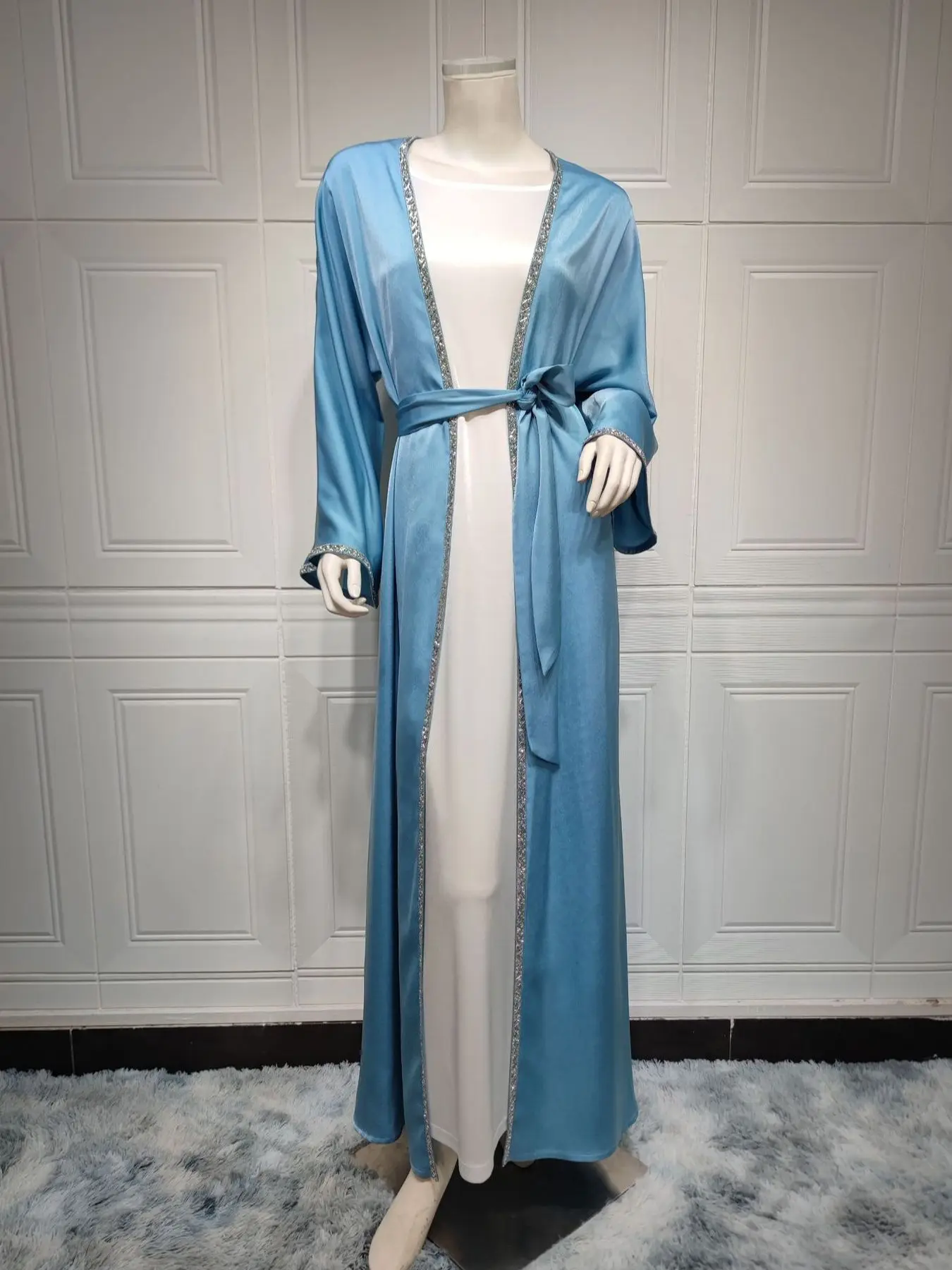 Sommer Mode Glänzende Abayas Djellaba Muslimischen Kleid Dubai Volle Länge Kimono Abaya Dubai Türkei Muslimischen Islam Robe WY1503