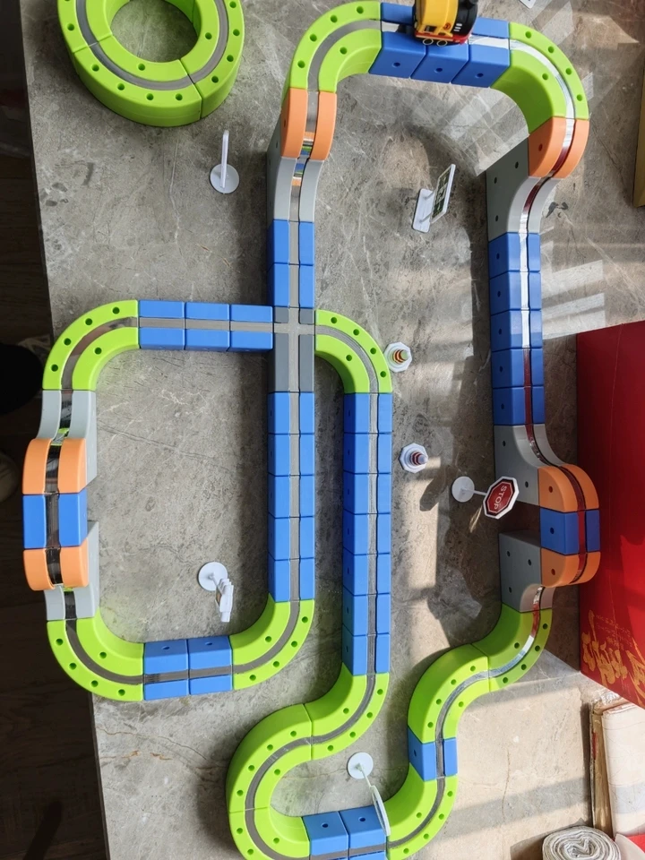 Coche magnético STEM Racing Car Rail Track Set 2025 - Tren motorizado Montessori y laberinto por gravedad, juguete, regalo educativo para niños