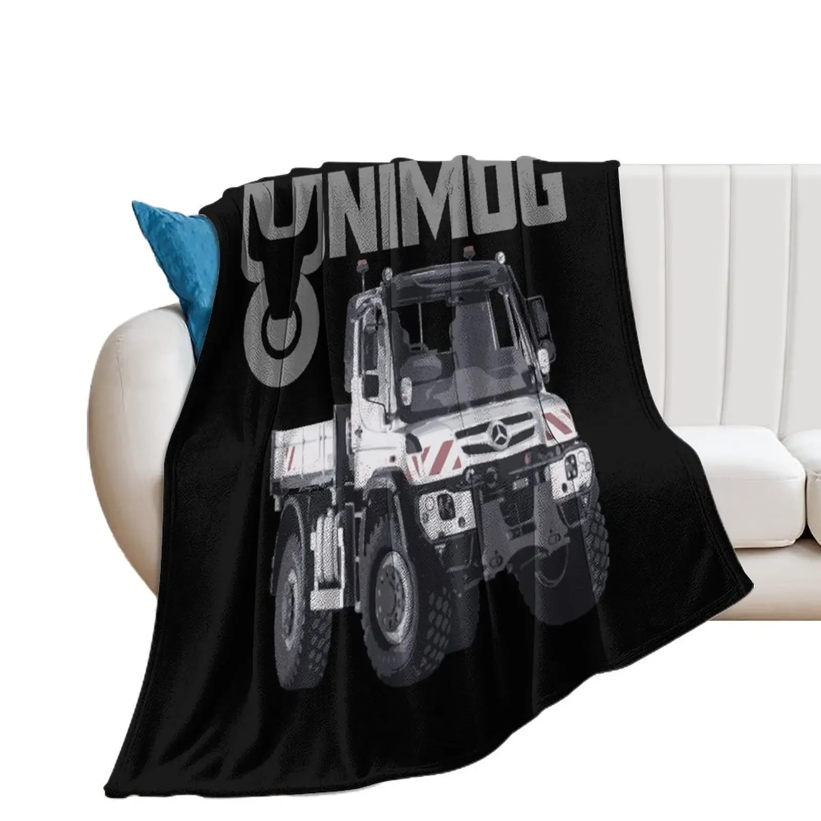 

UNIMOG 530 (UNIversal-MOtor-Gert) - on black Throw Blanket anime Soft Plush Plaid Blankets