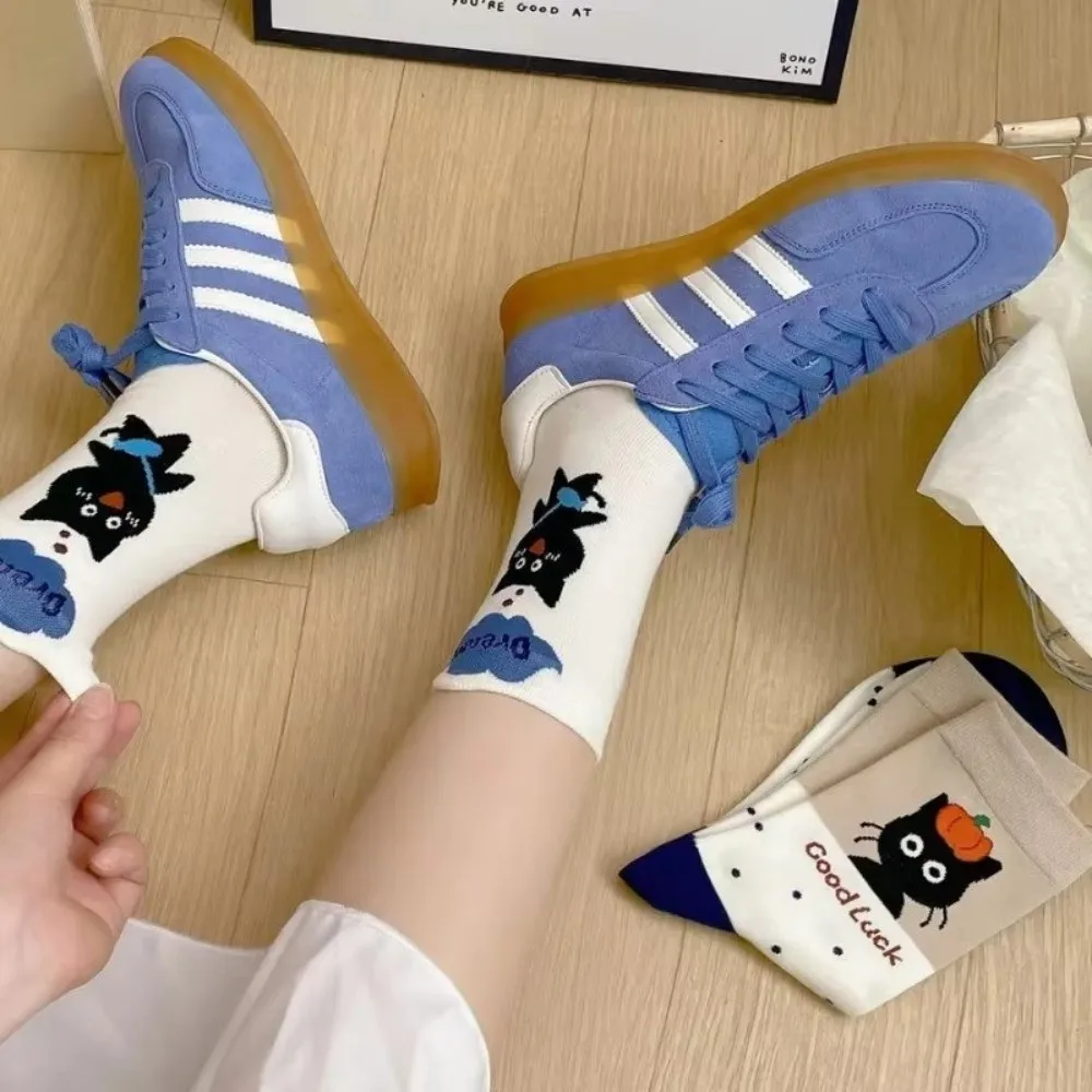 ถุงเท้าลายการ์ตูนแมวน่ารักสำหรับผู้หญิง 1 คู่ ถุงเท้าข้อกลางเนื้อนุ่มใส่สบาย ถุงเท้าลำลองผ้าฝ้ายแบบหลวมๆ ของขวัญ