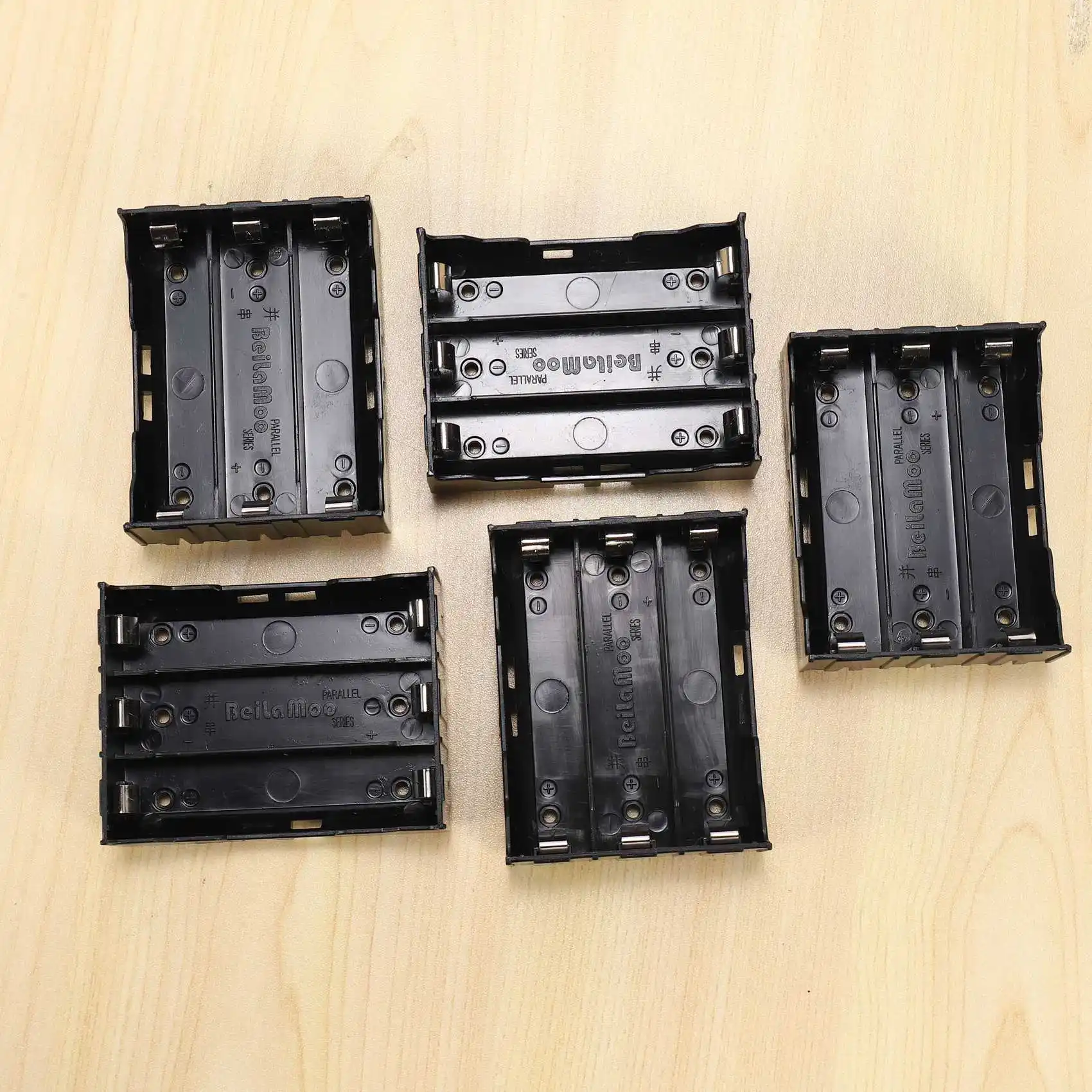 A64I 5 Pcs Black Plastic 3 x 3.7V 18650 Batteries 6 Pin Battery Holder Case