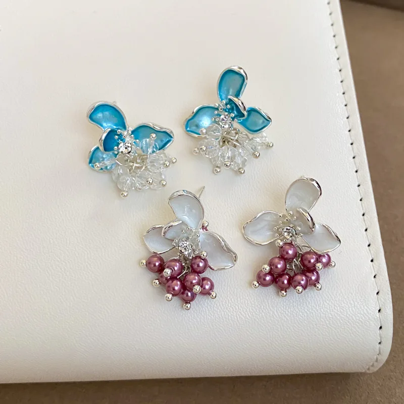 

Silver Needle Sweet Fresh Drip Oil Flower Tassel Pearl Stud Earrings Fashion Exquisite Light Luxury Earrings for Women