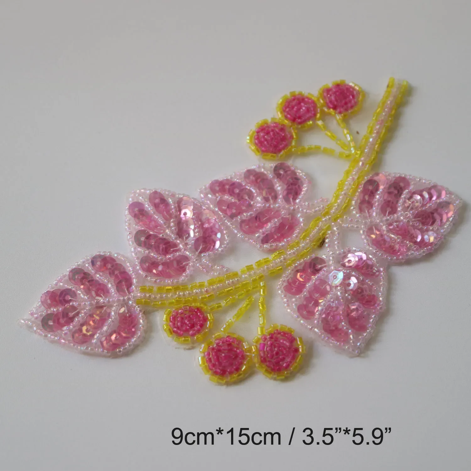 Handgefertigte Blumen-Applikationen mit Strasssteinen und Perlen für Kleidung, DIY-Aufnäher zum Aufnähen, Pailletten-Applikationen, bestickte Aufnäher. – Detail 40