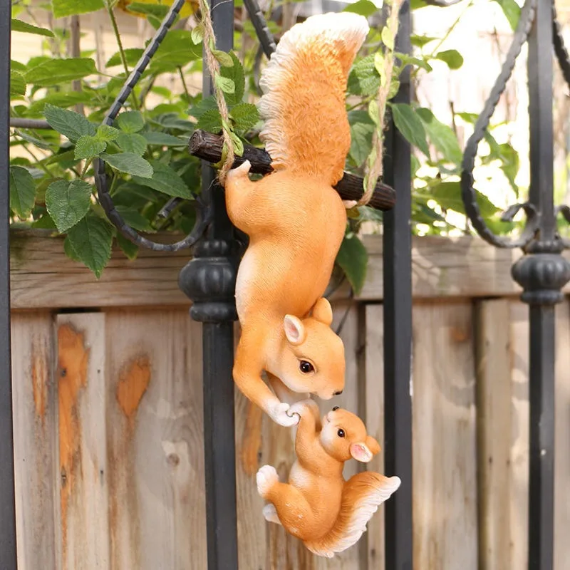 1pc Creative Climbing Rope Squirrel Figurine Ornament Garden Simulation Animal Resin Accessories Decorative Gardening Ornaments