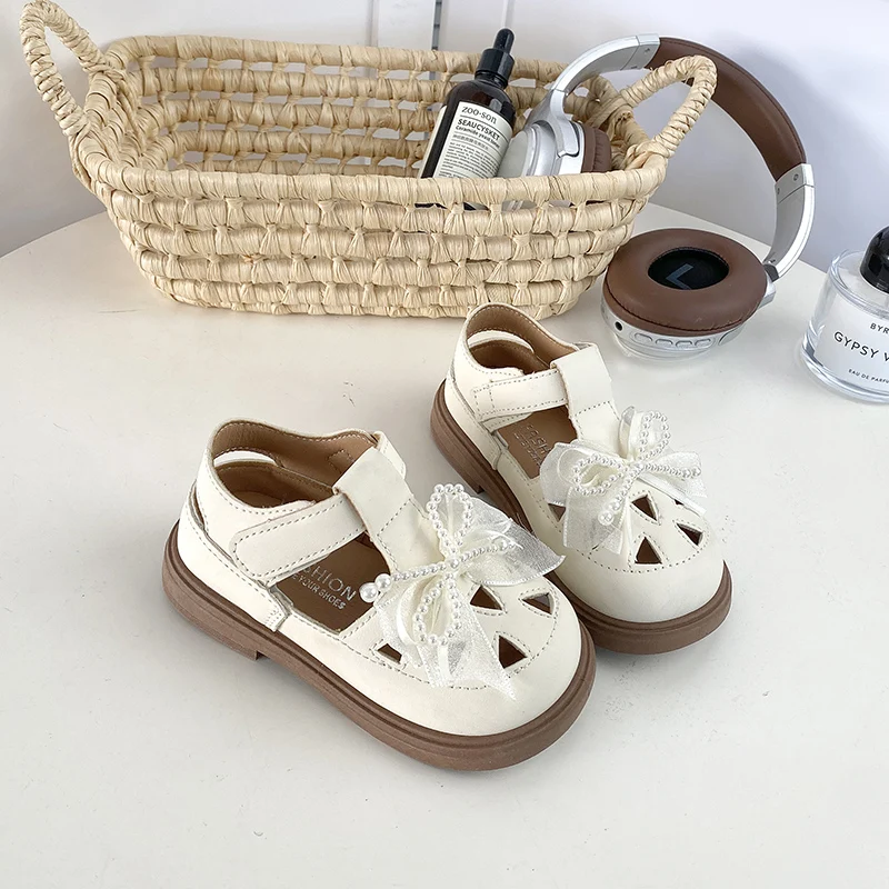 2026 Spring New Children's Princess Sandals Fashionable and Comfortable Sweet Lace Beaded Bow Girls' Beach Shoes Toe Cap