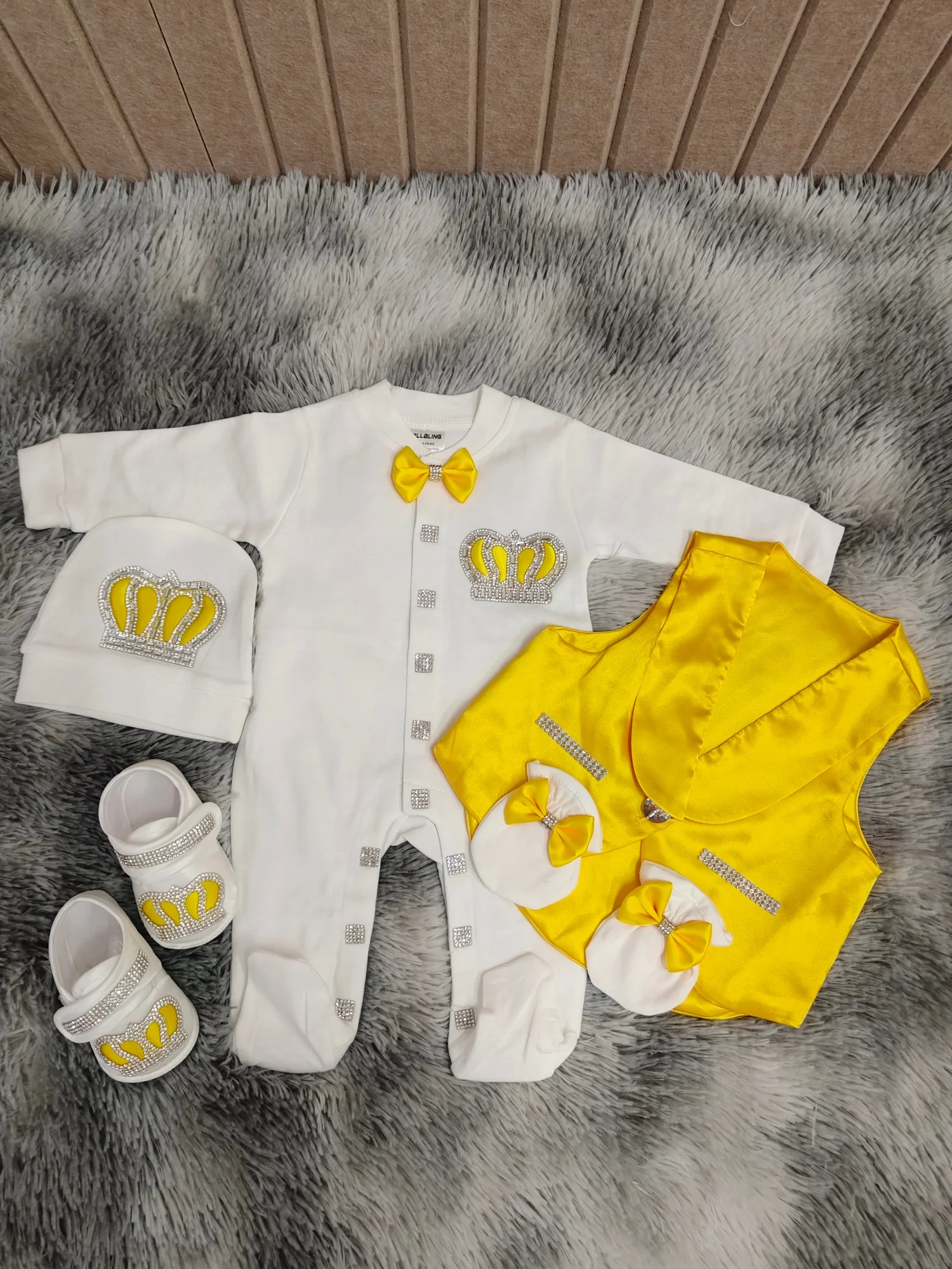 Luxury Baby Romper 0-9 Months 5Pcs Pure White Bright Gold Satin Vest Bow Rhinestone Crown Boutique Formal Gift