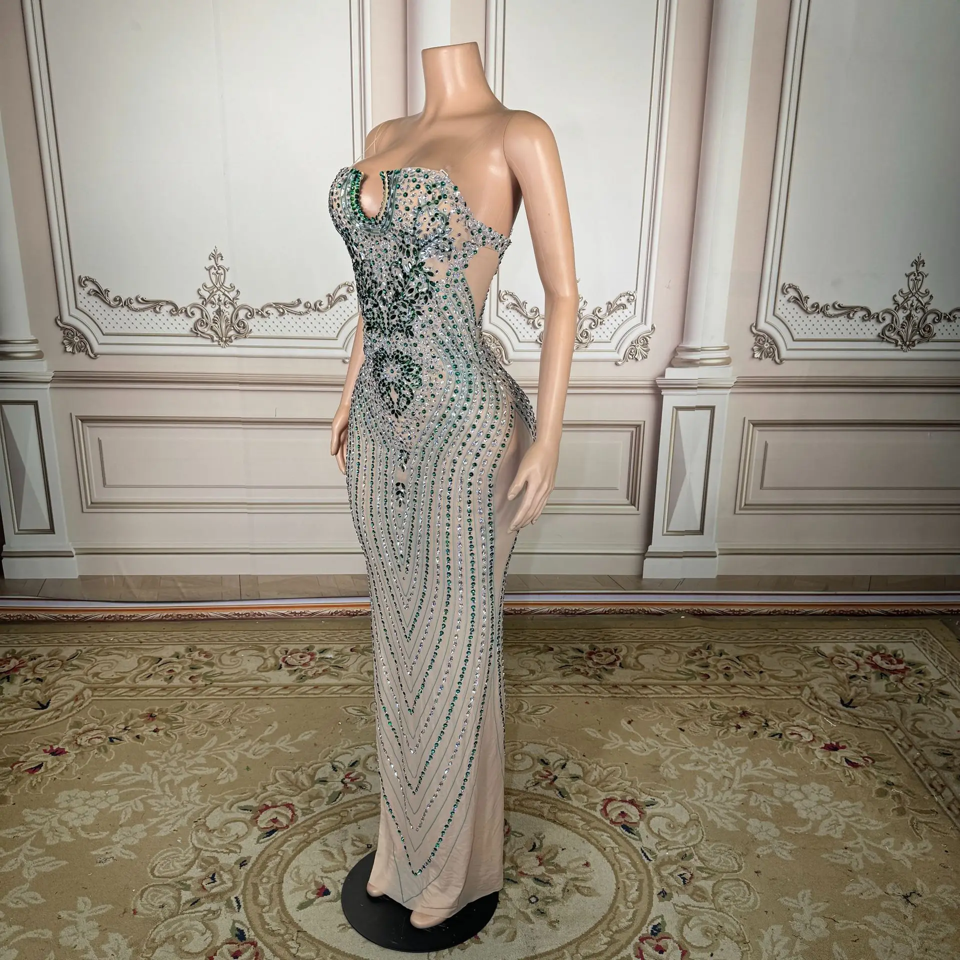 

Новое поступление 2026: Модное европейское женское вечернее платье из сетчатого шелка с бисером для выступлений в барах и проведения вечеринок