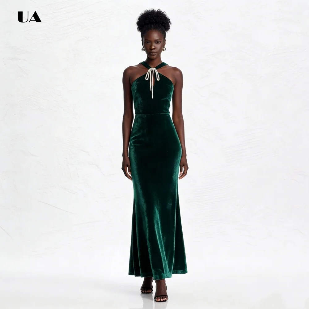 

Mermaid Prom Dress with Halter Neck, Solid Velvet Evening Dress with Rhinestone Bow, Elegant Customized Party Gowns for Women