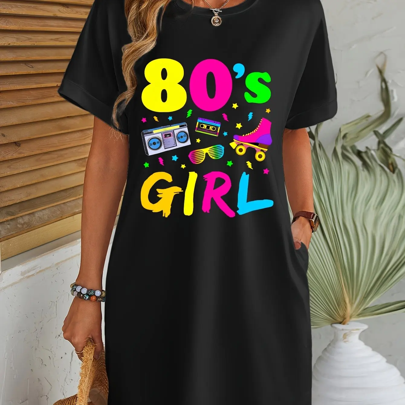 Robe t-shirt en tricot décontracté pour femmes, col rond, manches courtes, haut à la mode, noir avec motif de drapeau coloré