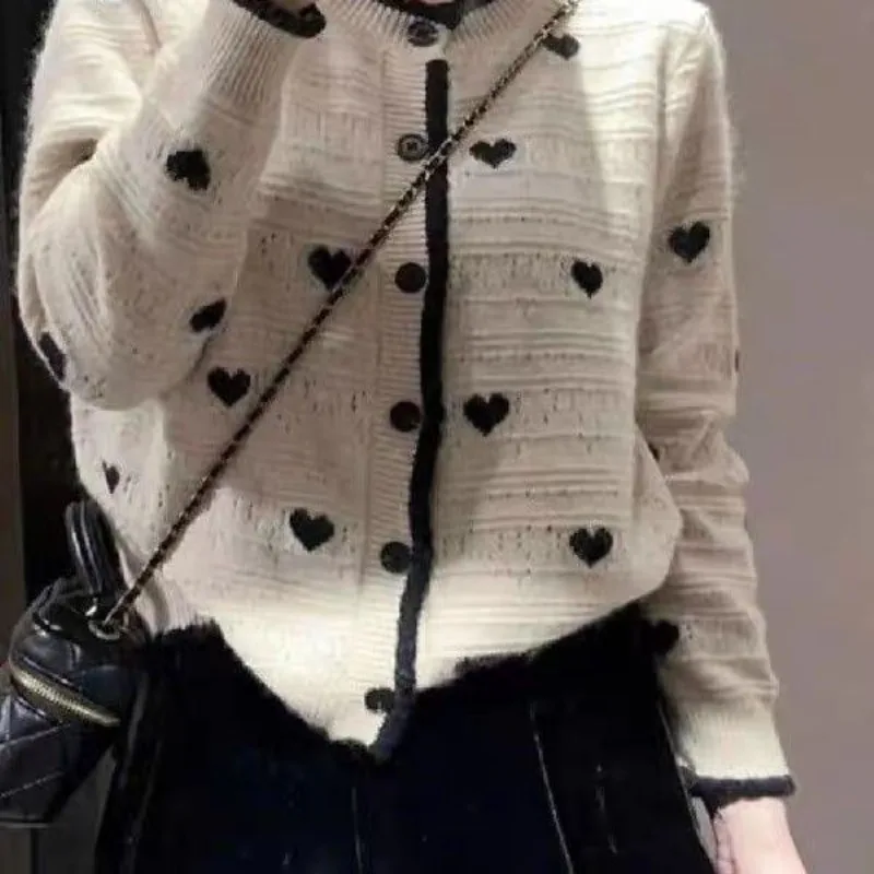 Spring and Autumn New Retro Chic Unique Top High End niche base knit cardigan short jacket