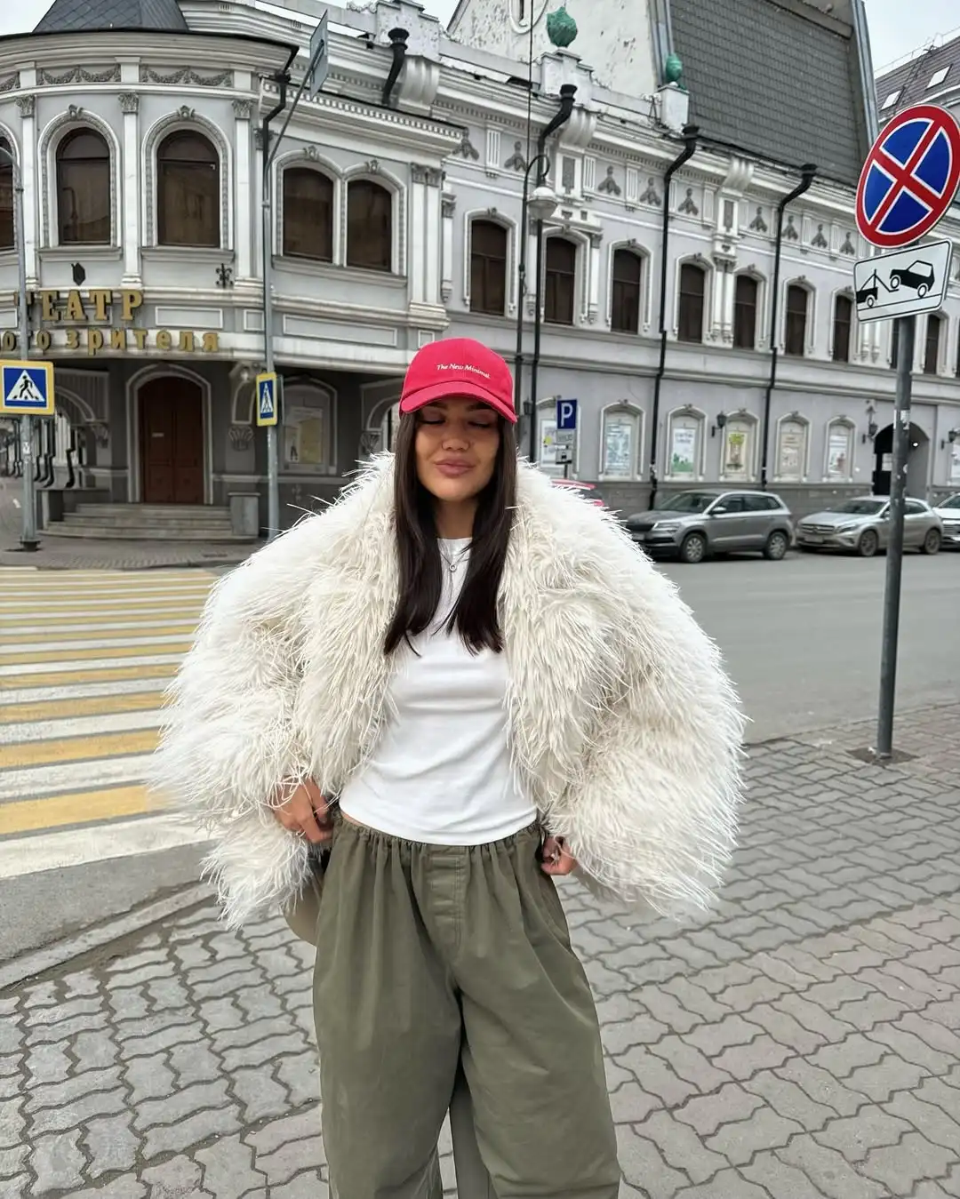 

Повседневное однотонное длинное меховое пальто, модная элегантная верхняя одежда без пуговиц с шикарным воротником, зима 2024, повседневные уличные куртки для поездок на работу