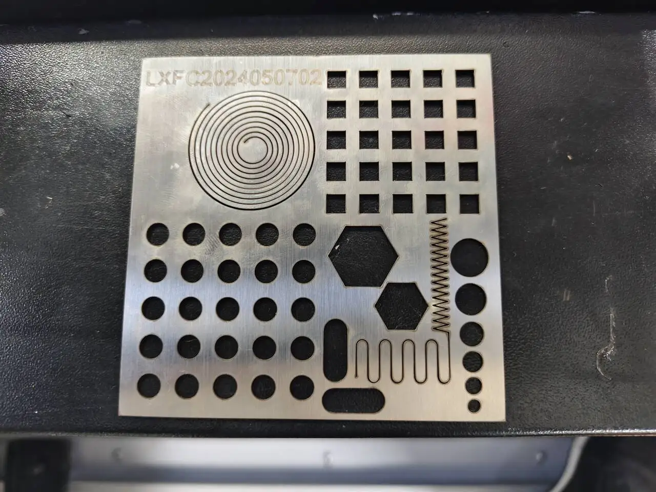 Sheet Stainless Steel Lazer Cutter 1000w 2000w Cnc Small Fiber Laser Cutting Machine Mini Laser Cutting Machine Metal