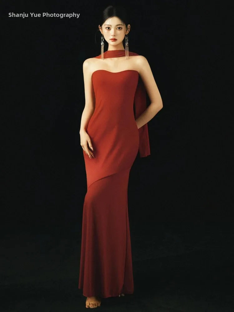 

2026 New Red Chinese Ancient Style Dress Portrait Art Photo Studio High Quality Individual Sensation Portrait Artwear