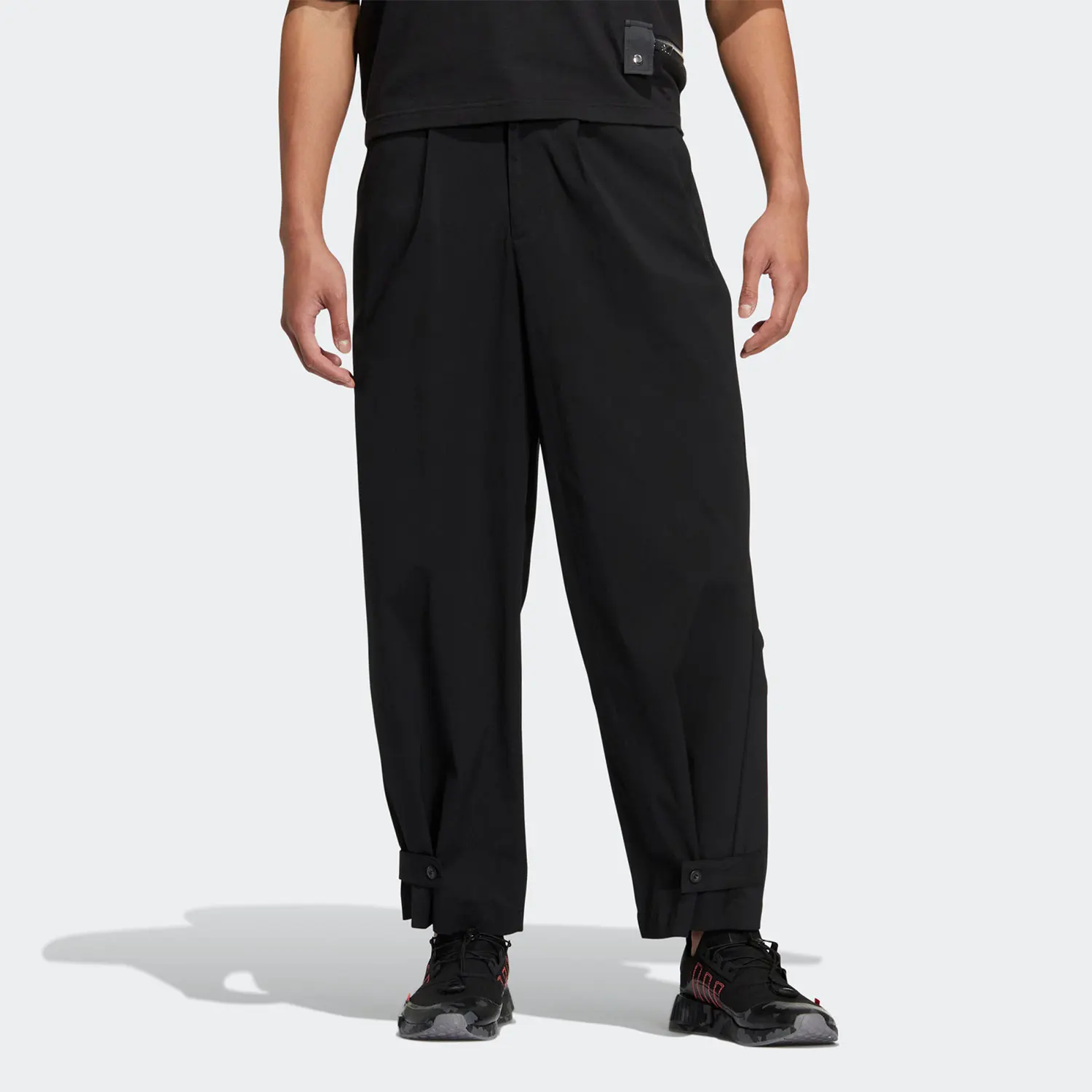 

Adidas genuine Three Stripes Speed Trackp Casual Pants HU1235
