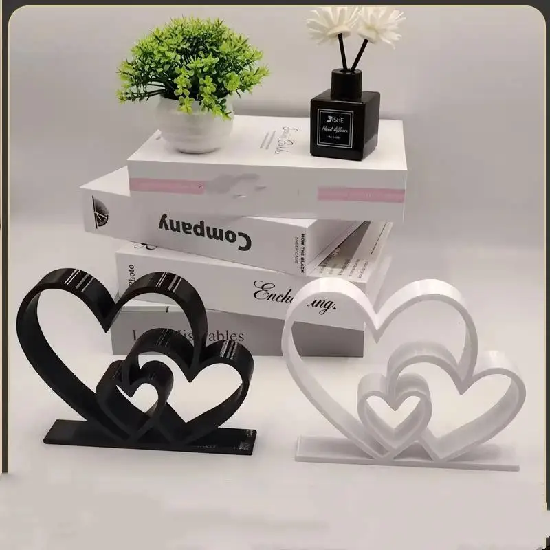 Heart-to-Heart Statue Chic Black White Love Ornament Elegant Decor for Coffee Bar Desk Counter Bookshelf