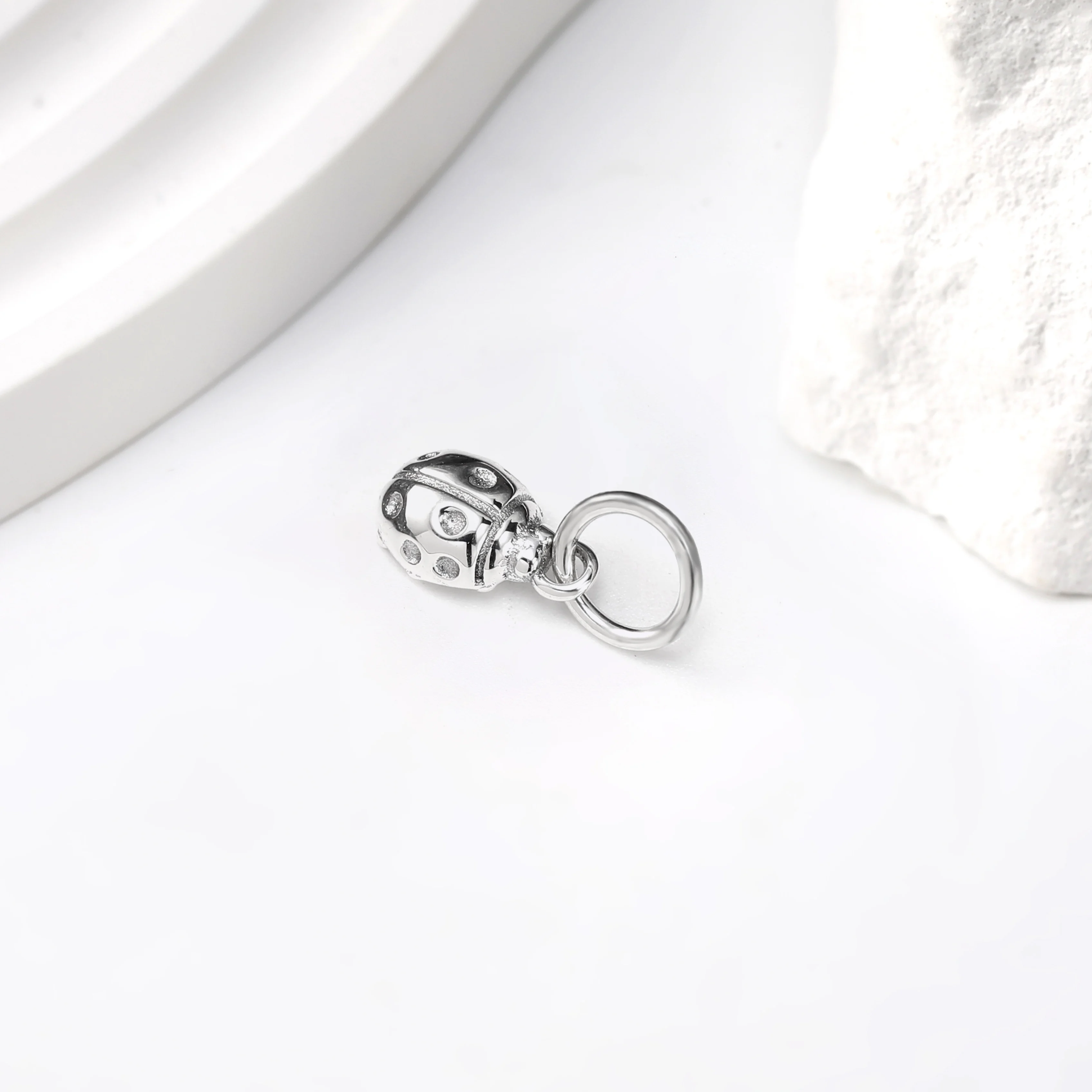 S925 سحر جيمس أفيري الخنفساء