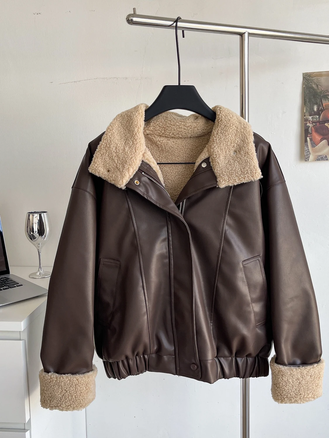 Casual PU Leather Fur Lined Women's Jaet Loose Fit Versatile Outerwear Long Sve Button up Classic Color  Daily Wear