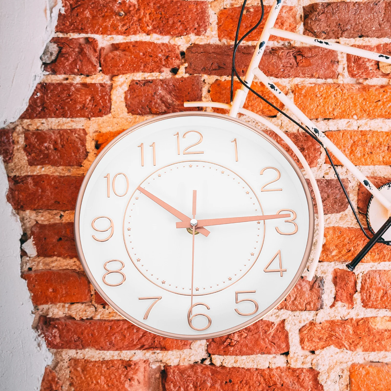 

Quartz Wall Clock Digital Operated Golden Plastic Home Decor Stylish Hanging Clock for Household Office Store Decorative