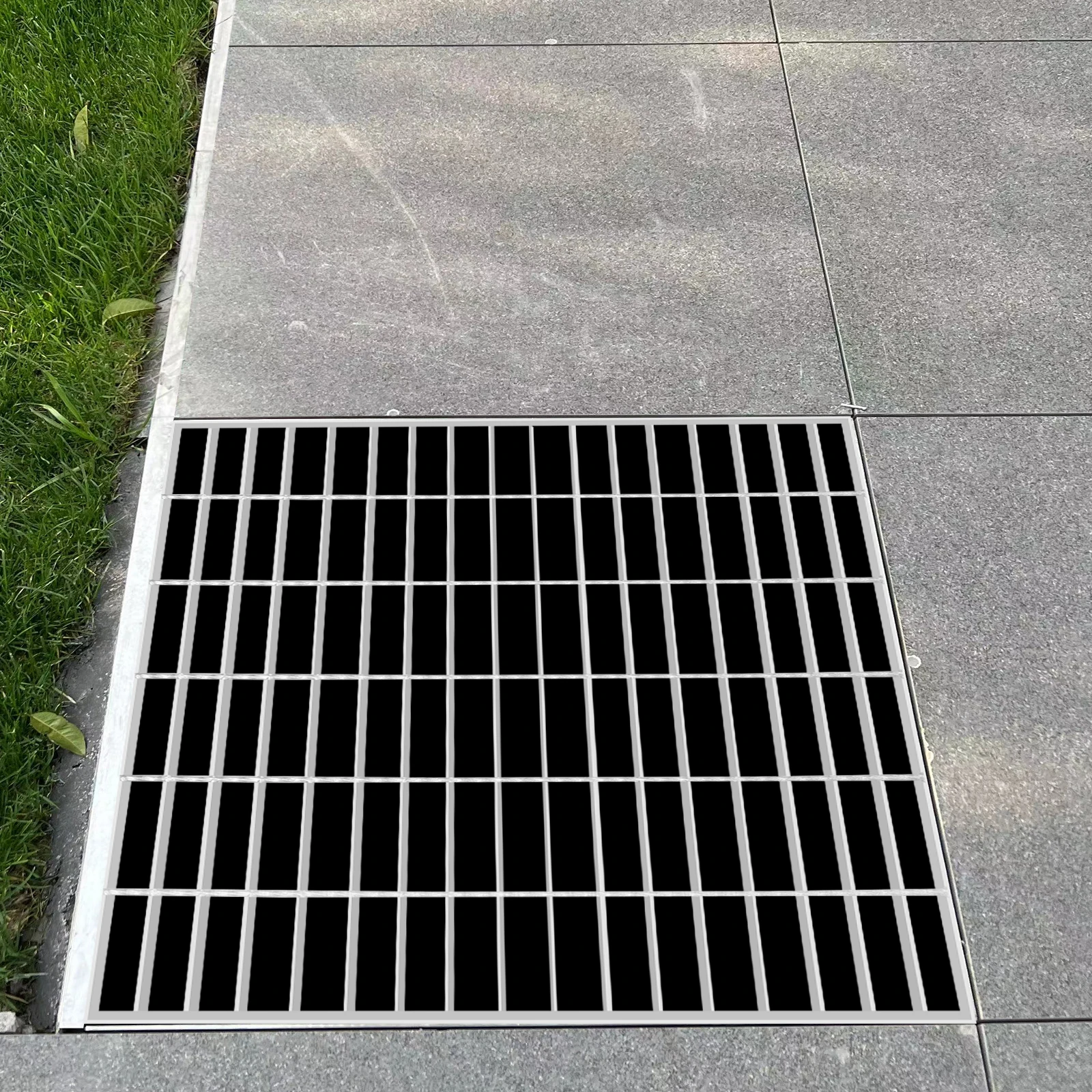 Tampa de drenagem externa de construção de uma peça com carga uniforme de 5KN, grade de canal de 60*60*3cm para piso de concreto e entrada de automóveis
