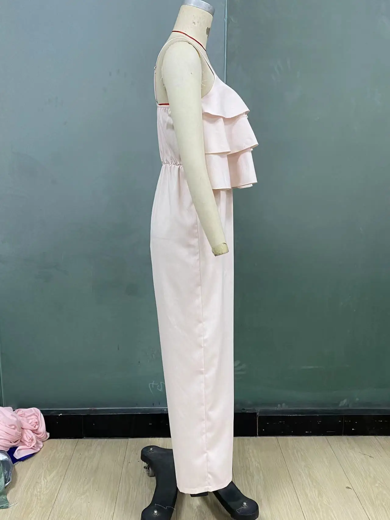 Women's Jumpsuit 2025 Fashion Spring and Summer Latest Hot Selling Style, Casual, Minimalist Chic Lotus Leaf Suspender Jumpsuit