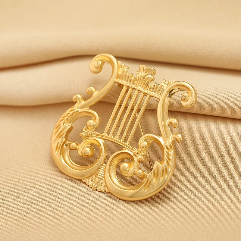 Vintage Artsitic Smooth Metal Harp Brooches For Women Men Fashion Instrument Pins Jewelry Friends Gifts Party Office Accessories